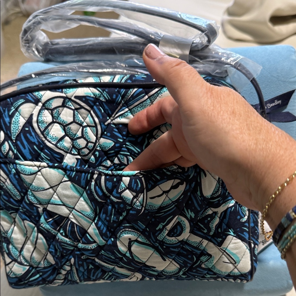 Vera Bradley Shore Enough crossbody Quilted Bag - Picture 3 of 5